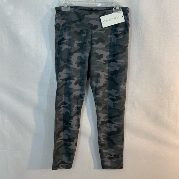 Danskin Leggings Athletic Wear Size Large Camo NWT - Picture 2 of 4